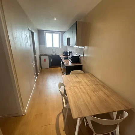 Capstay Cosy Centre 2 Babyfoot, Billard & Netflix *